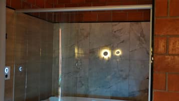 Minibar, lits bébé (gratuits), Wi-Fi gratuit, draps fournis