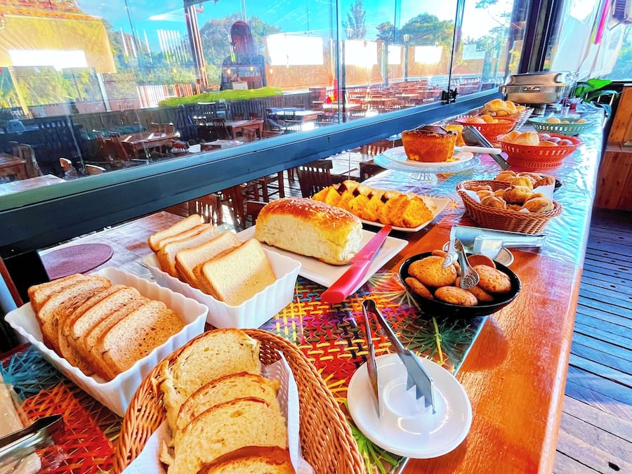 Petit déjeuner composé de spécialités régionales compris tous les jours