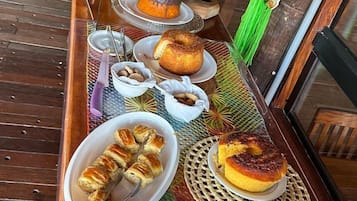 包每日當地菜式早餐