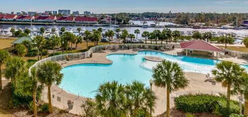 3-bedroom in enchanting North Myrtle Beach villas with intercoastal views