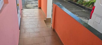 Charming studio in peaceful GrandBaie on ground floor with  SEAVIEW and WiFi, AC