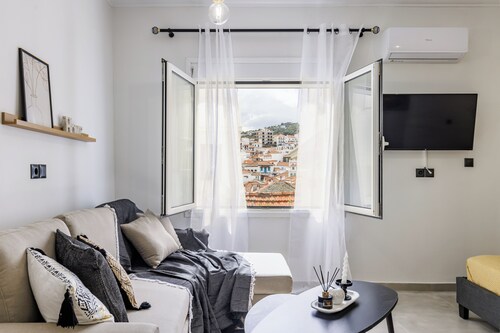 Vrachos house is an apartment in the most beautiful area of ​​Skopelos in Greece