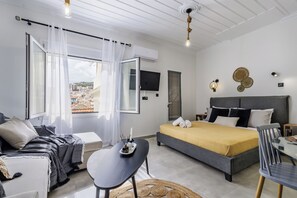 1 bedroom, iron/ironing board, WiFi - Vrachos house is an apartment in the most beautiful area of ​​Skopelos in Greece (Skopelos)