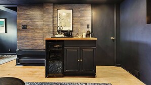 Unclassified image, 4 of 38, button - Obies Abode: Newly Renovated (Pittsburgh)