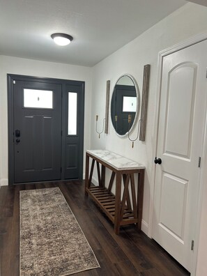 Interior - Charming 3-bedroom house in peaceful Metairie with WiFi, AC (Metairie)