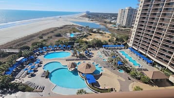 Innenpool, Außenpool