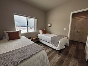 3 bedrooms, WiFi, bed sheets