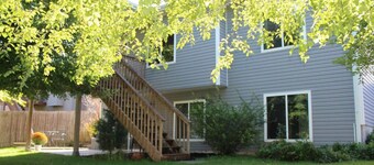 Spacious 4-bedroom house with AC, WiFi in NW Lincoln