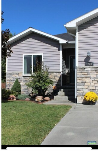 Spacious 4-bedroom house with AC, WiFi in NW Lincoln