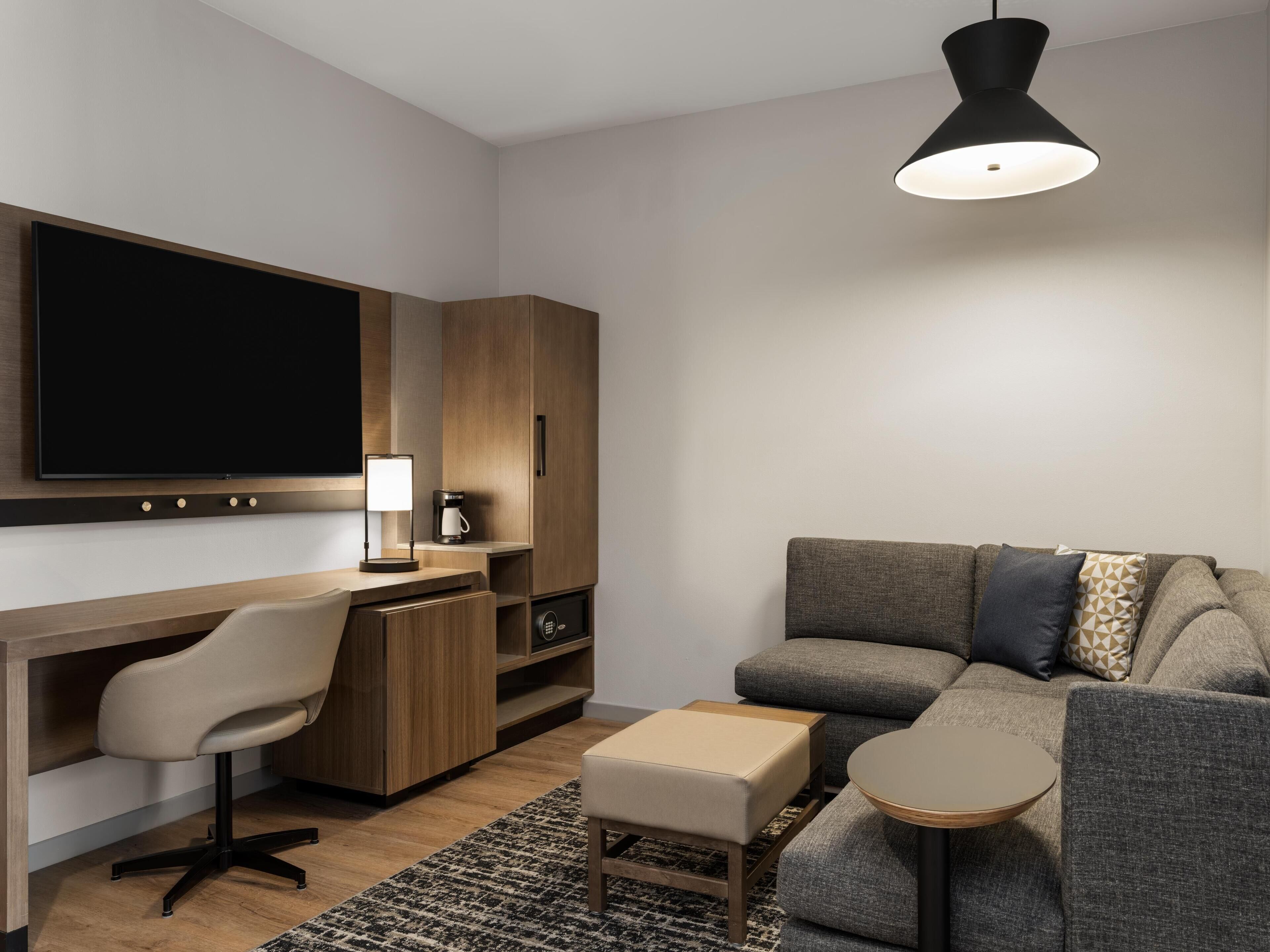 Room, Multiple Beds, Accessible Bathtub | Iron/ironing board, free WiFi