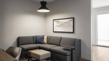Room, Multiple Beds, Accessible Bathtub | Iron/ironing board, free WiFi