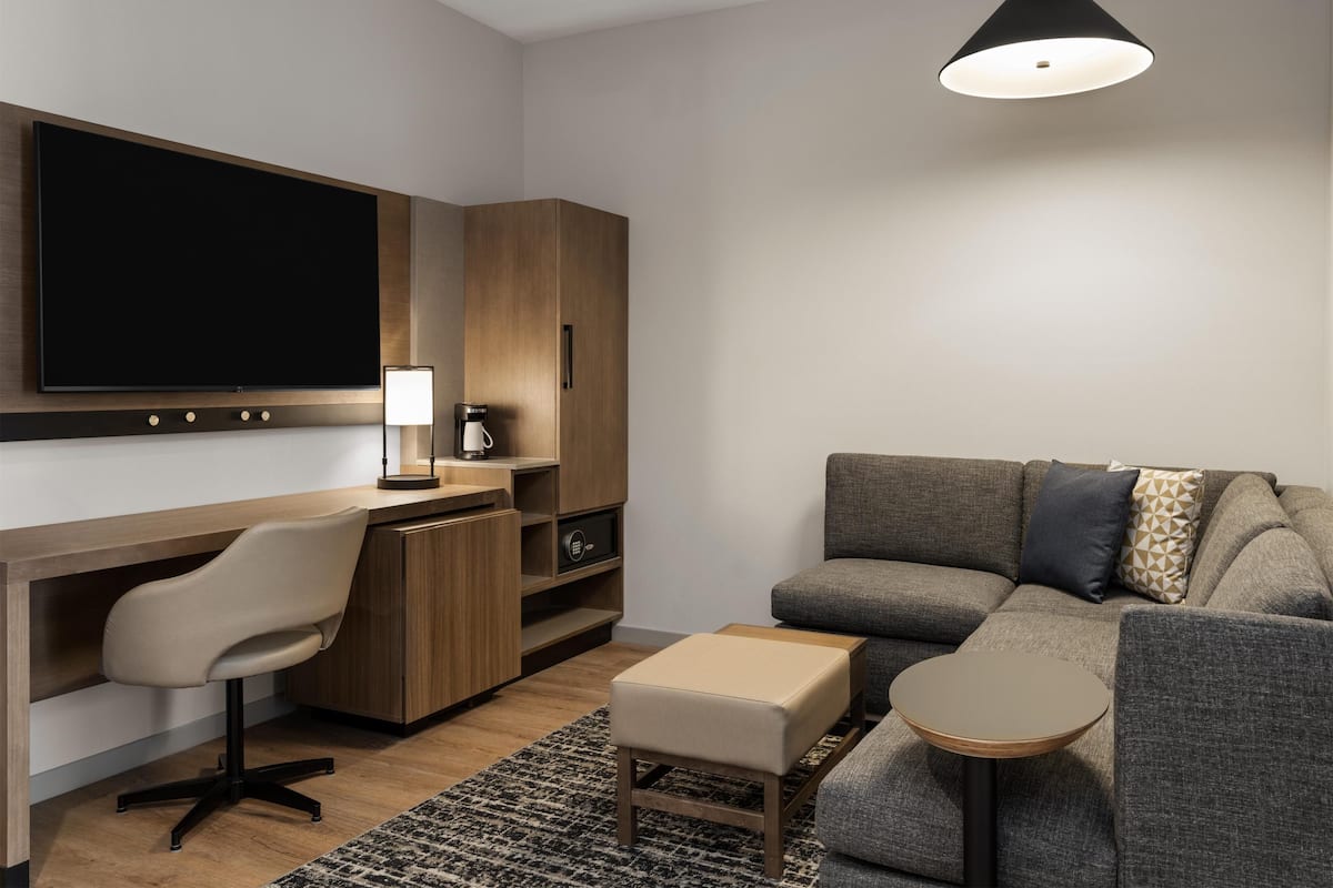 Room, Multiple Beds, Accessible Bathtub | Iron/ironing board, free WiFi