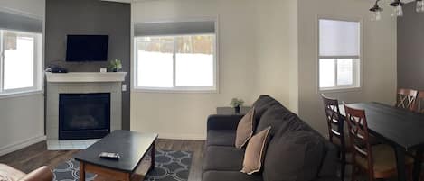 Televisión y chimenea