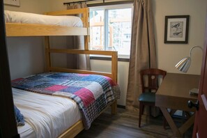 2 bedrooms, WiFi, bed sheets