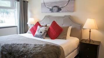 2 bedrooms, internet, bed sheets