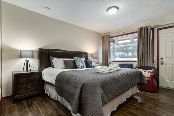 2 bedrooms, Internet, bed sheets - Yam 27/28 - Upper 2 Bedroom K/Q (Dead Man's Flats)