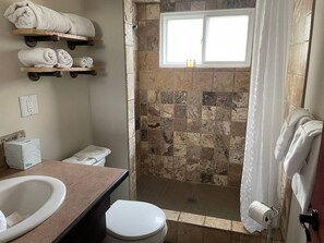 Hair dryer, towels - Yam 14 - 1 Bedroom with Queen (Dead Man's Flats)