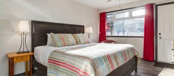 Yam 15 - Studio with King