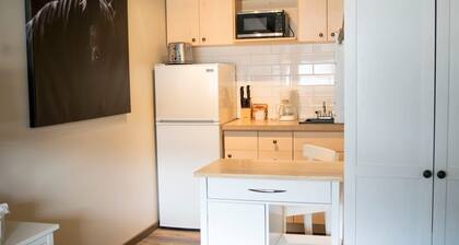 Yam 21 - Upper Studio with King