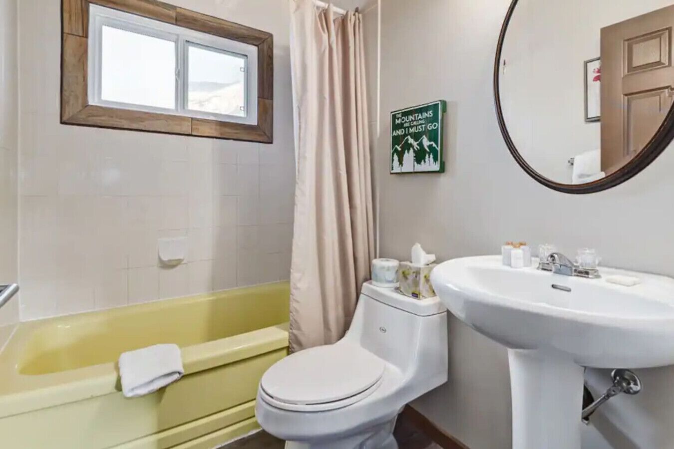 Sèche-cheveux, serviettes fournies