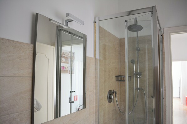 Unclassified image, 1 of 36, button - Dany's House (Roma)