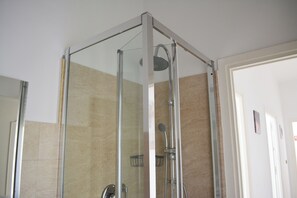 Uklassifisert bilde, 4 av 36, knapp