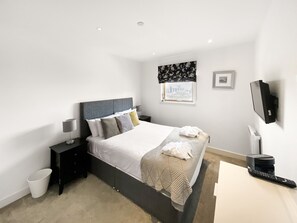 1 Schlafzimmer, Bügeleisen/Bügelbrett