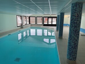 Piscine intérieure, piscine chauffée