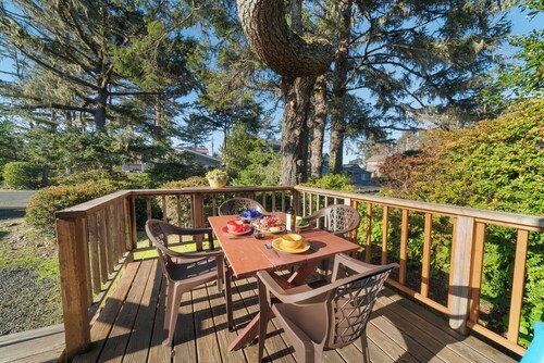 Cozy:}~EasyWalktoBeach/Boardwalk/Café/Pub/Cove~Bikes~Fenced~Quiet~Dogs