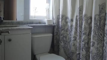 Apartemen Klasik, pemandangan samudra | Kamar mandi | Handuk