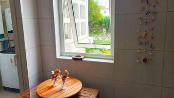 Classic Apartment, Ocean View | Private kitchen