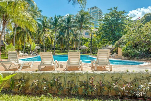 Deluxe Suites at Villas Tropical 