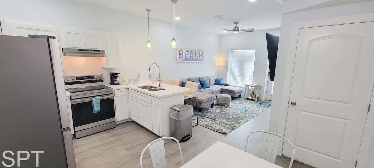 Townhome, Multiple Beds, Kitchen, Garden View (Villas de Laguna 2) | Interior