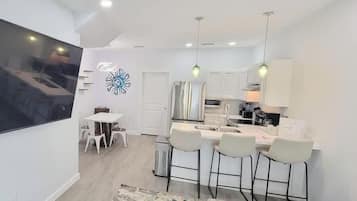 Townhome, Multiple Beds, Kitchen, Garden View (Villas de Laguna 2) | Interior