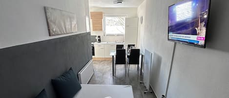 2 bedrooms, WiFi, bed sheets