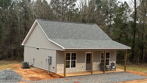 Exterior - The Gray Cottage on Brownlee! (Calhoun)