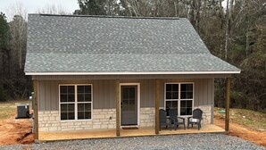 Exterior - The Gray Cottage on Brownlee! (Calhoun)
