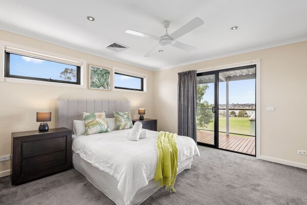 4 chambres, bureau, fer et planche à repasser, Wi-Fi gratuit