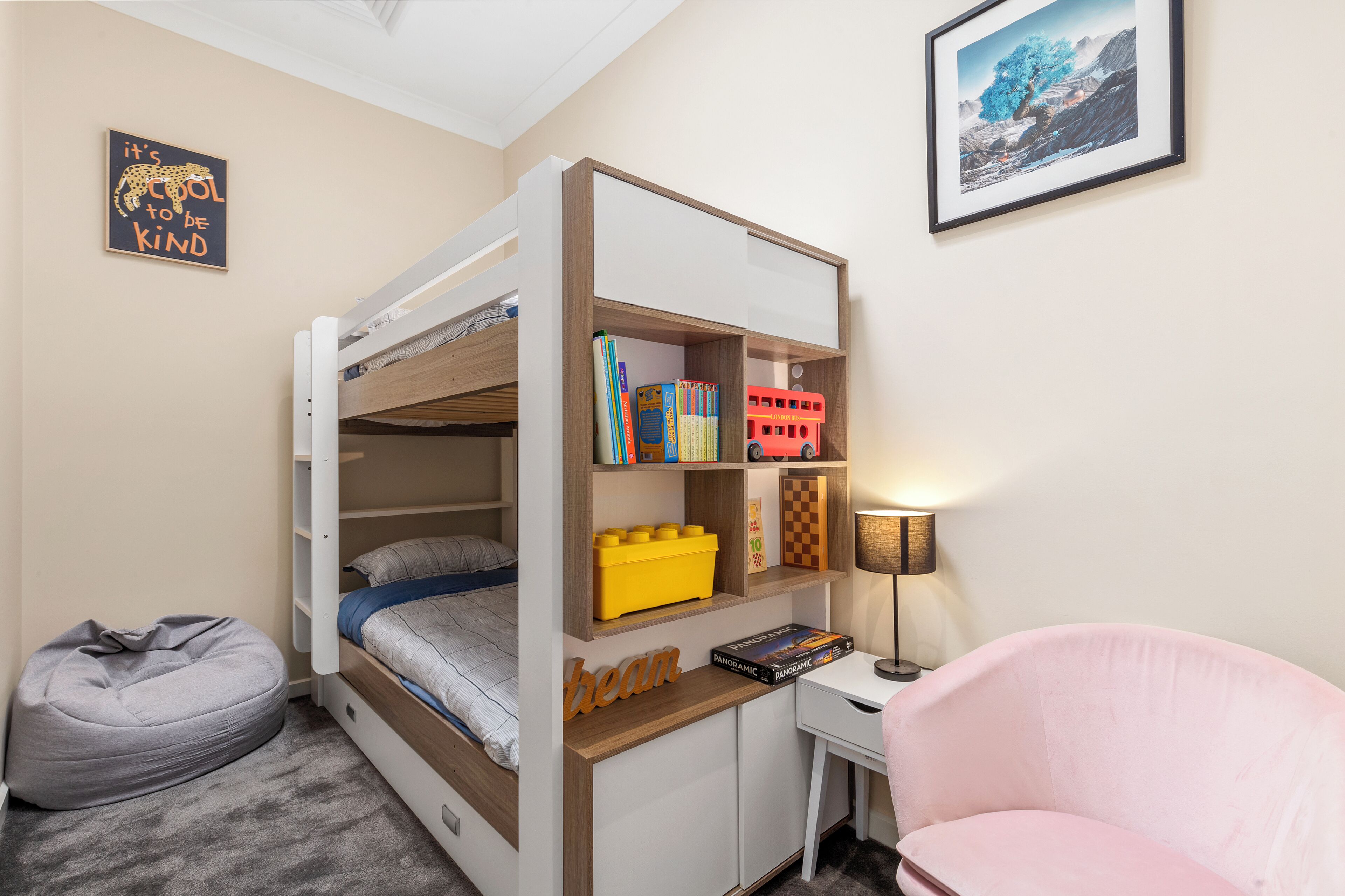 4 bedrooms, desk, iron/ironing board, free WiFi