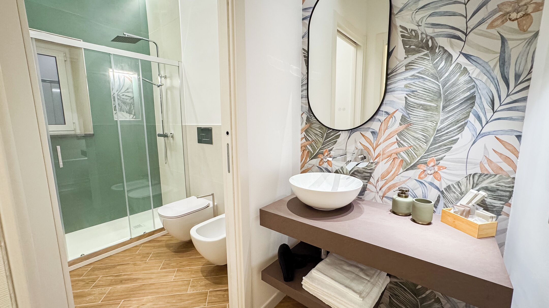 Classic Townhome | Bathroom | Hair dryer, towels, soap, shampoo