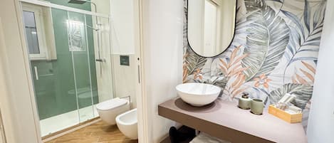 Classic Townhome | Bathroom