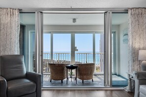 Living area - Shoreline Towers 3094 (Destin)