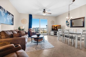 Living area - Beach Resort 514 (Miramar Beach)