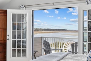 House | 4 bedrooms, desk, Internet