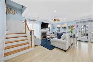 House | 4 bedrooms, desk, Internet