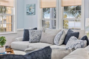 4 bedrooms, desk, Internet - Saltwater Sunsets in North Myrtle Beach (North Myrtle Beach)