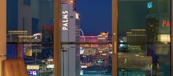 Euphoria w/ Breathtaking LV Strip Views