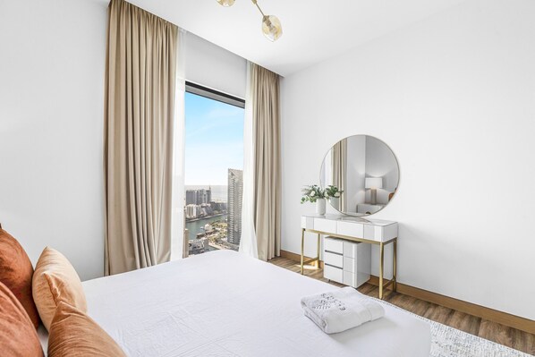 2 bedrooms, in-room safe, iron/ironing board, free WiFi