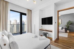 2 bedrooms, in-room safe, iron/ironing board, free WiFi