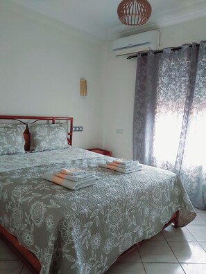2 bedrooms, iron/ironing board, free WiFi, bed sheets